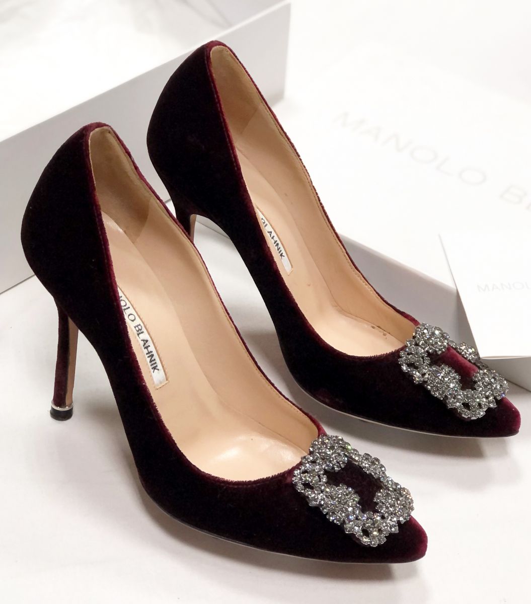 Туфли /бархат/ камни/ Manolo Blahnik размер 36 цена 39 138 руб
