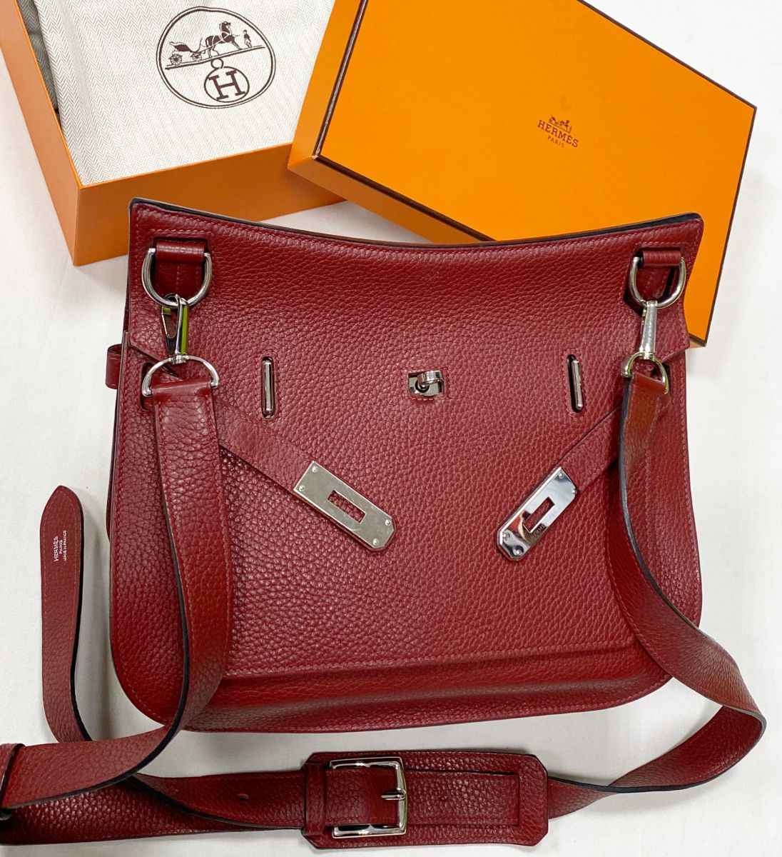 
Сумка Hermès размер 25/20 цена 391 375 руб 