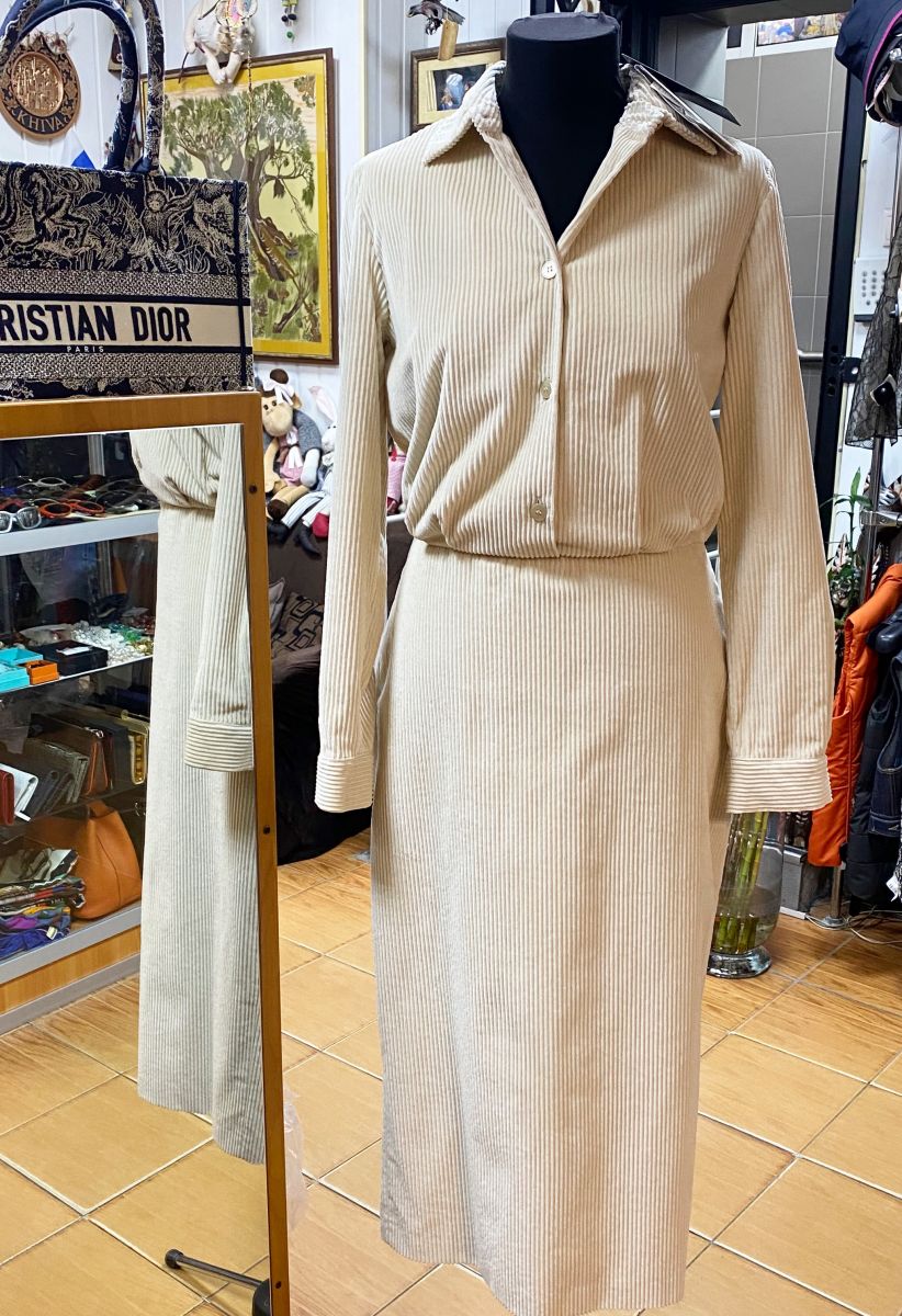 Платье / вельвет/ Weekend/ Max Mara размер 40 цена 18 786 руб/ с биркой/