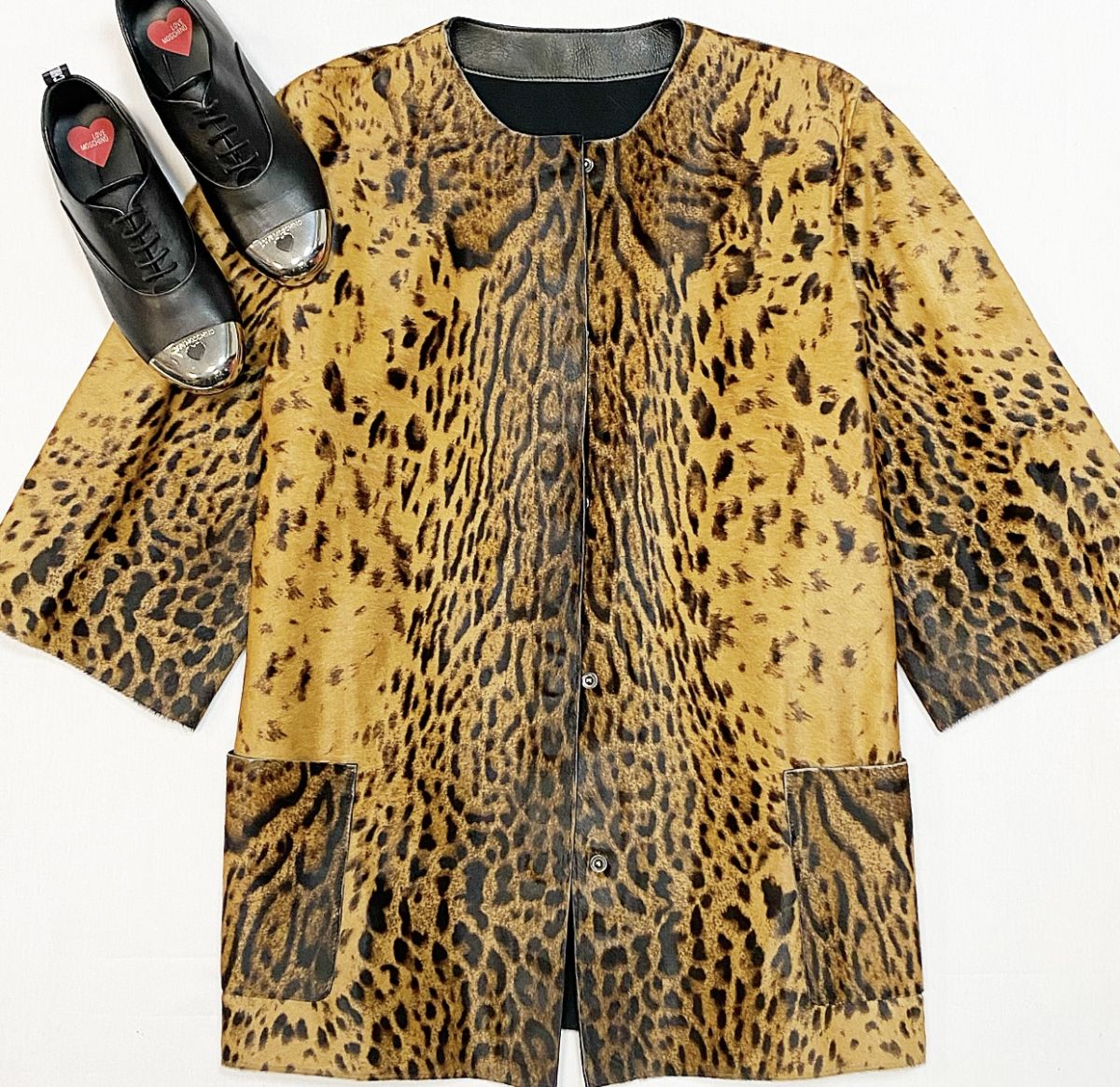 Пальто / пони / кожа / Lanvin размер 44 цена 27 693 руб / новое с ценником / Ботинки Love Moschino размер 37 цена 4 616 руб