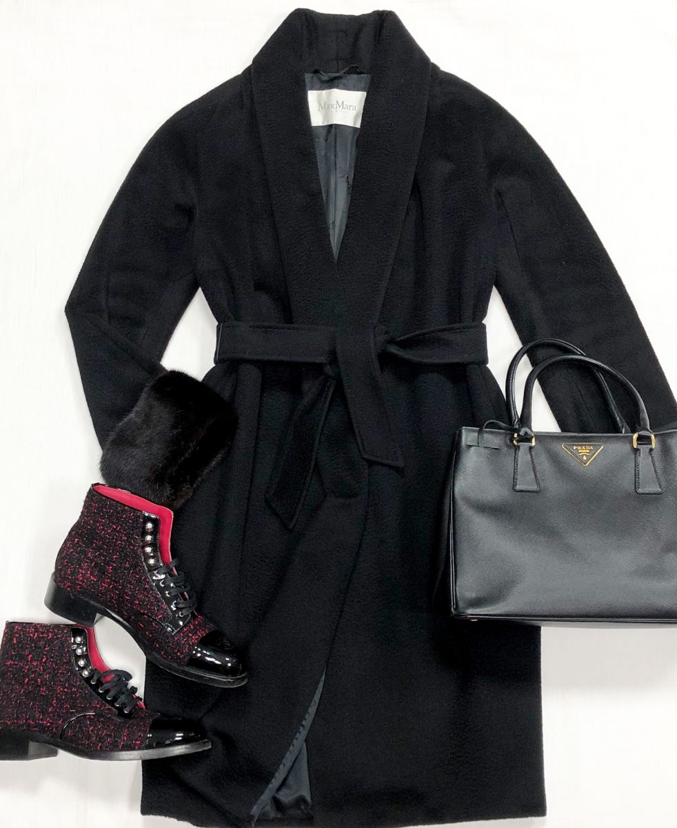 Пальто/ отделка мех/ Max Mara размер 42 цена 46 965 руб
Ботинки Chanel размер 39 цена 31 310 руб
Сумка Prada