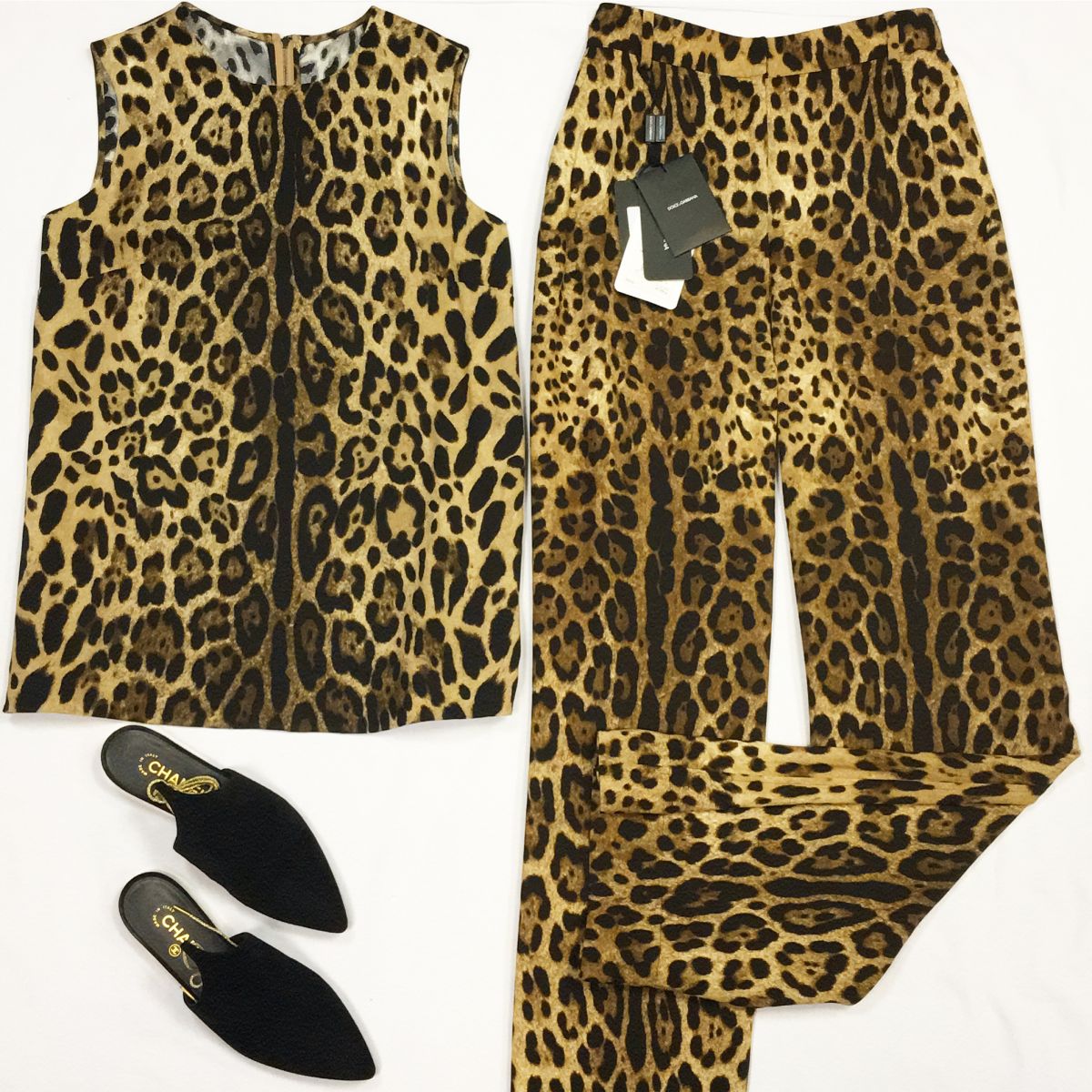 Топ DOLCEGABBANA  размер 40 цена 15 385 руб/с биркой/Брюки DOLCE GABBANA  размер 48 цена 23 078 руб/с биркой/ Мюли CHANEL  размер 37 цена 20 001 руб
