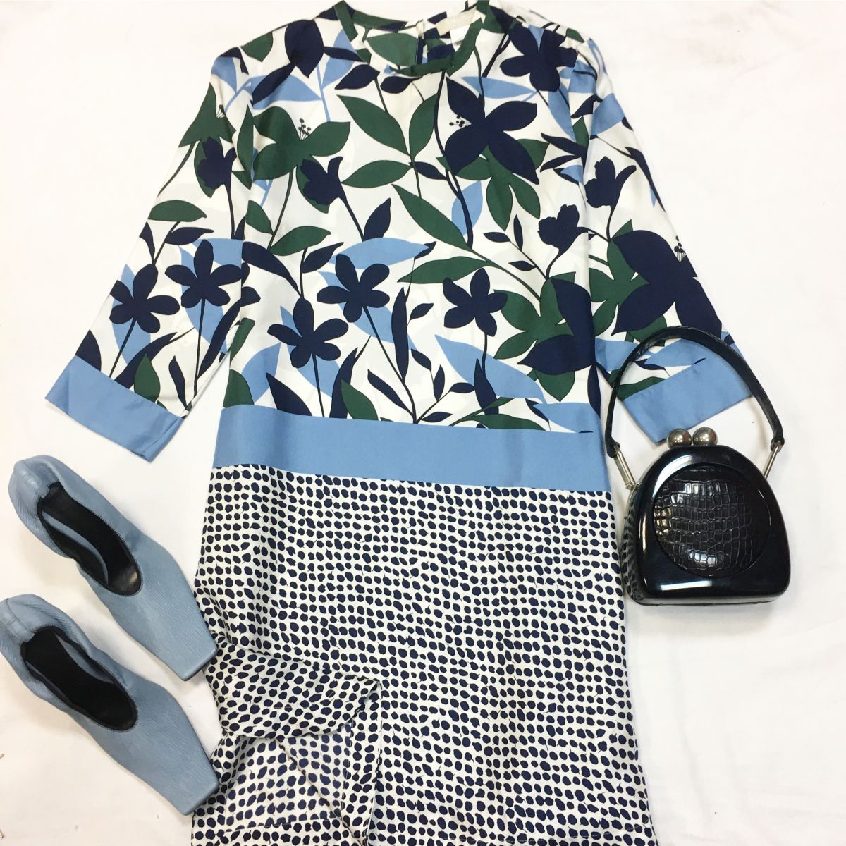 Платье /шёлк/ Max Mara размер 38/42 цена 9 231 руб Туфли Bottega Veneta  размер 39 цена 15 385 руб