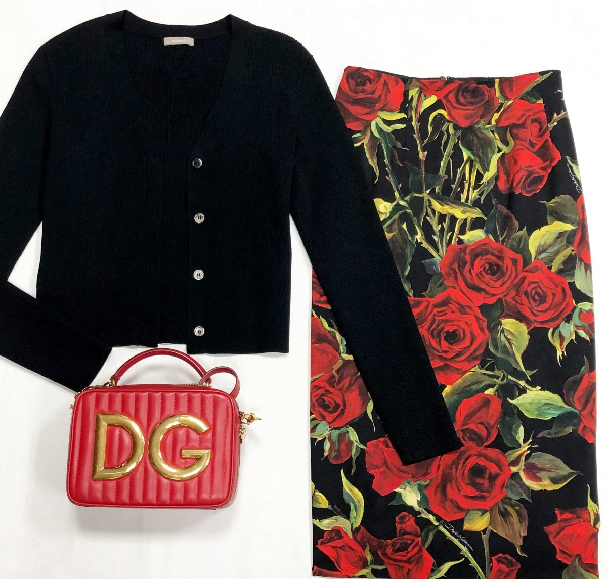 Юбка Dolce Gabbana размер 44 цена 12 524 руб
Кардиган 12 Storeez размер M цена 4 697 руб
Сумка Dolce Gabbana