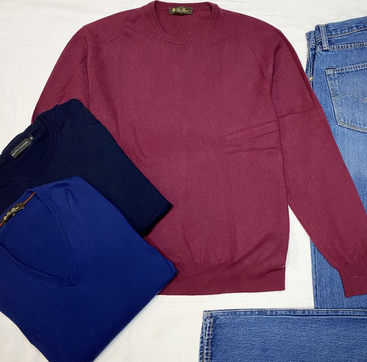 Кофты Loro Piana размер 50-52 цена 18 463 руб
Ralph Lauren размер XL цена 10 770 руб
Джинсы Levi’s размер 34 цена 3 078 руб