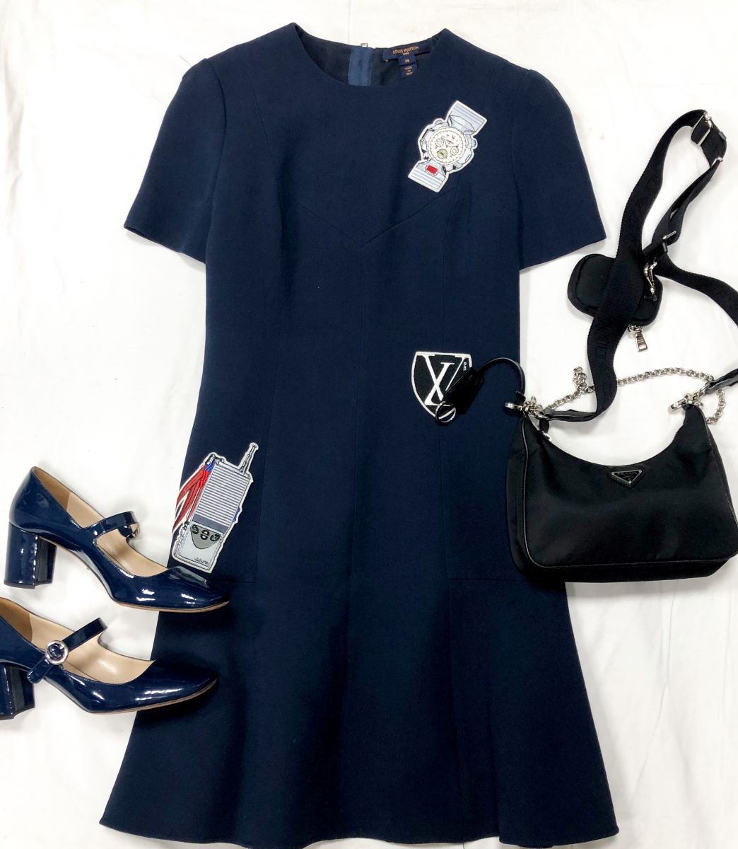 Платье Louis Vuitton размер S цена 31 310 руб Туфли PRADA размер 38.1/2 цена 23 483 руб Сумочка PRADA