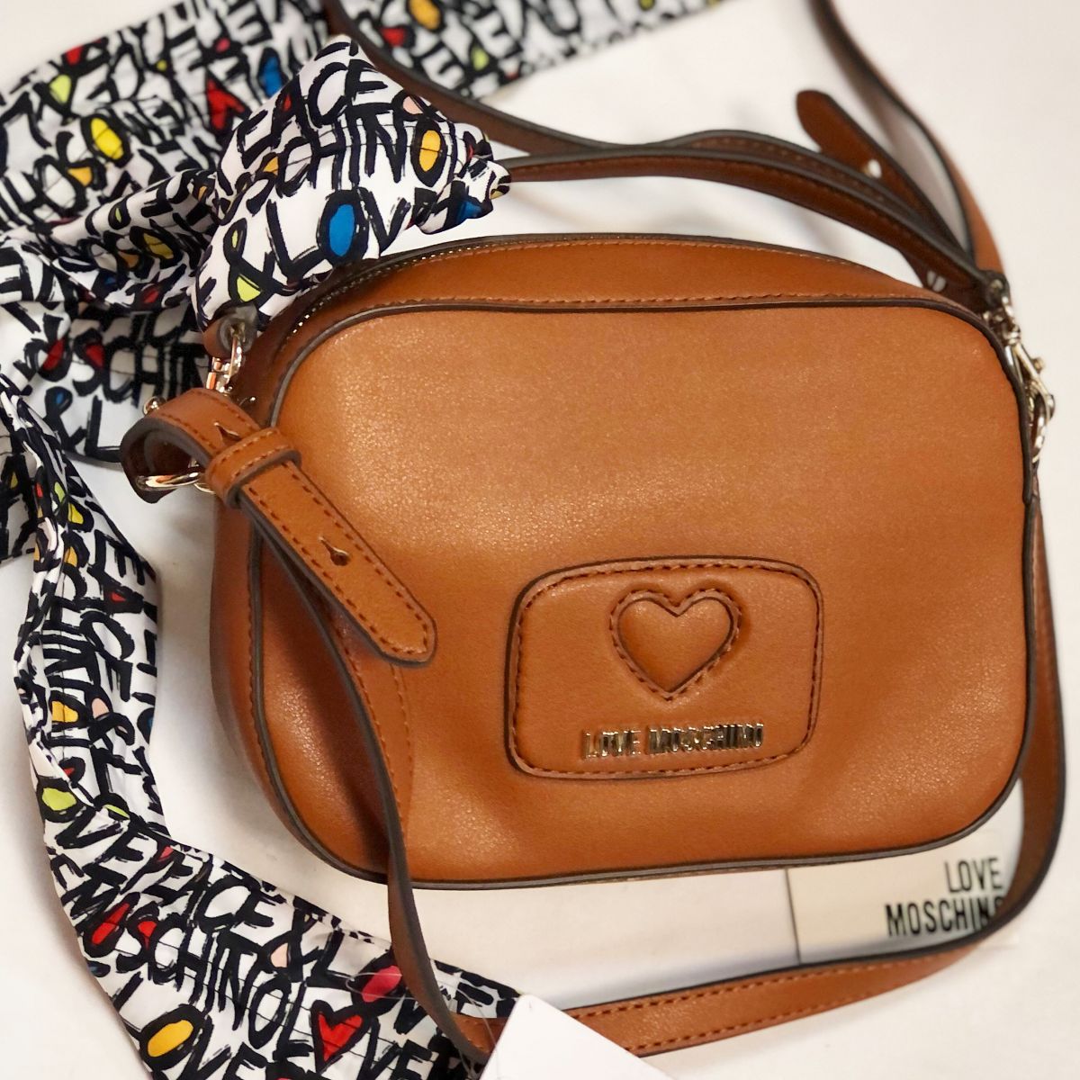Сумка Love Moschino  размер 20/15 цена 7 693 руб / новая с бирками / 