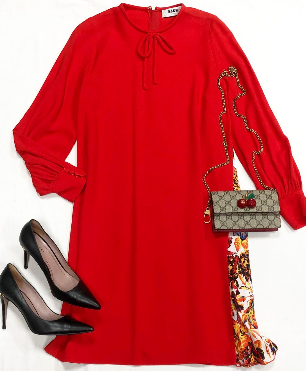 Платье MSGM размер 40 цена 15 655 руб
Туфли Gucci размер 37.5 цена 12 524 руб
Сумочка Gucci
