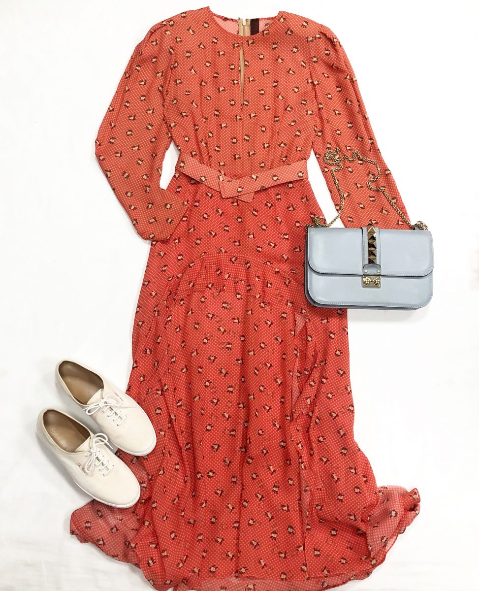 Платье + Пояс Ulyana Sergeenko размер 42 цена 117 413 руб
Кеды The Row размер 38 цена 23 483 руб
Сумка Valentino