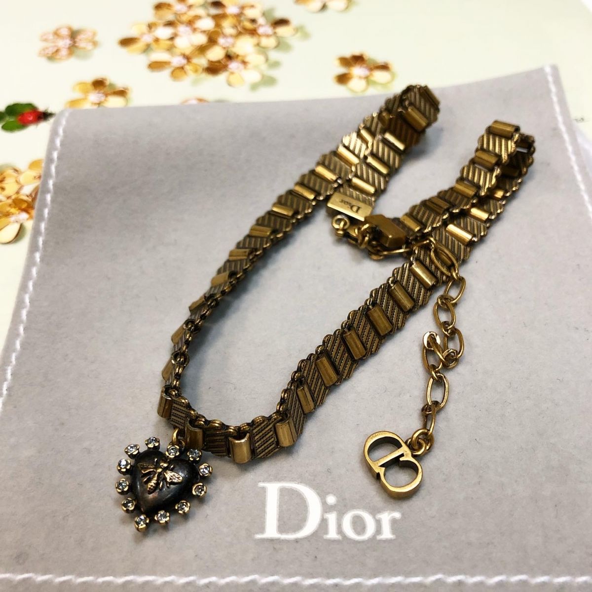 Чокер Christian Dior  цена 15 385 руб 