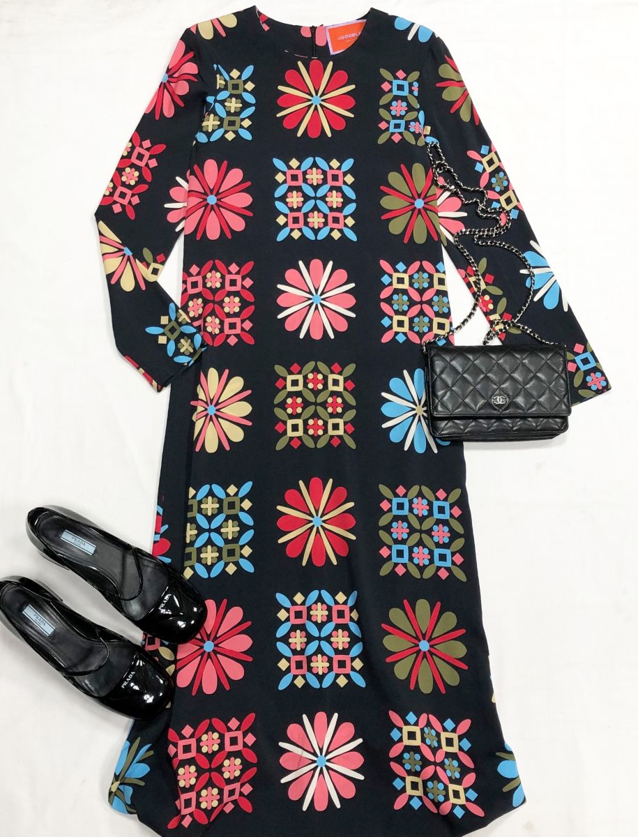 Платье Doublej размер S цена 15 655 руб
Туфли Prada размер 39 цена 46 965 руб
Сумочка Chanel