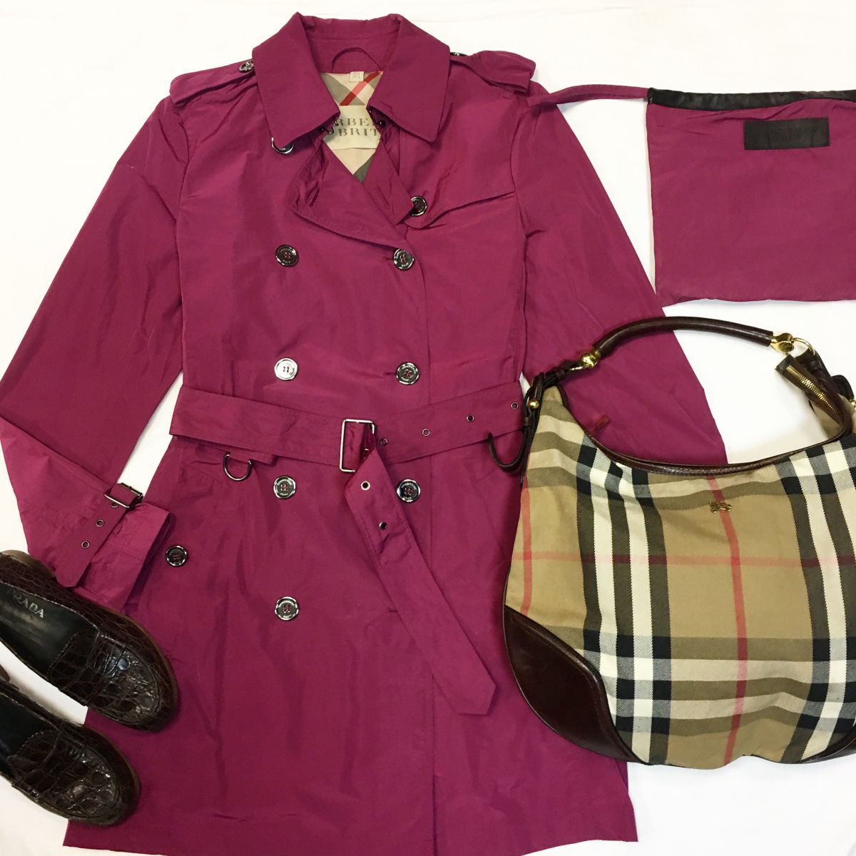 Плащ+чехол Burberry размер 38/42 цена 15 385 руб Лоферы Prada размер 35.5 цена 10 770 руб Сумка Burberry 