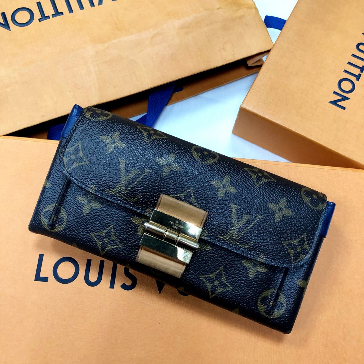 Кошелек LOUIS VUITTON цена 12 524 руб 