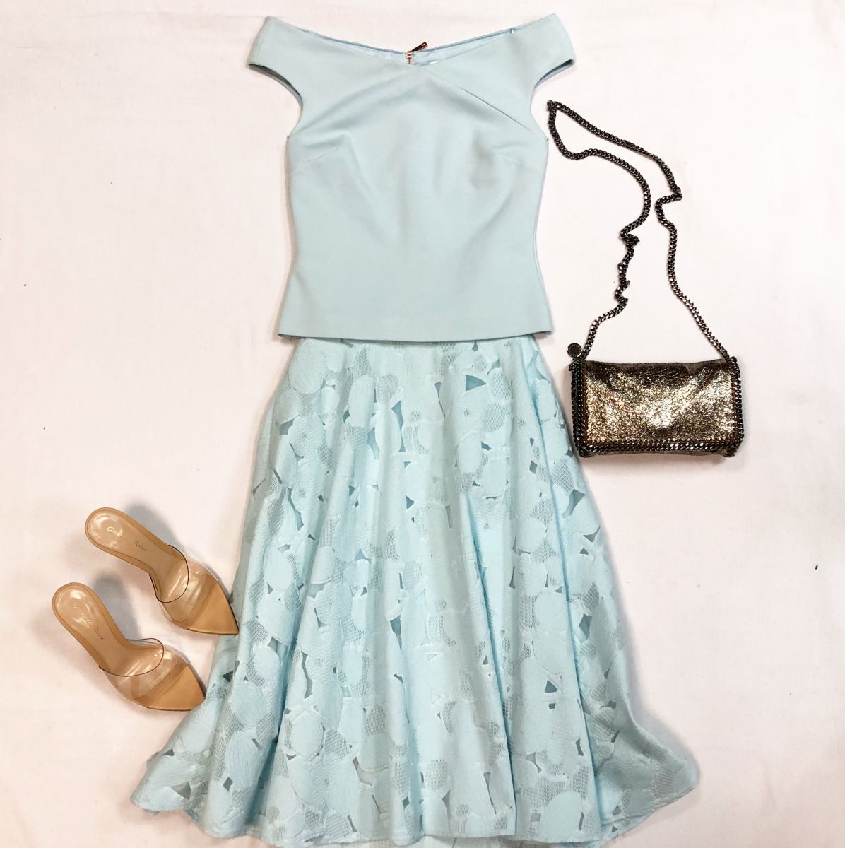 Костюм Ted Baker размер 1 цена 4 616 руб Сабо Gianvito Rossi размер 37 цена 18 462 рубСумка Stella McCartney