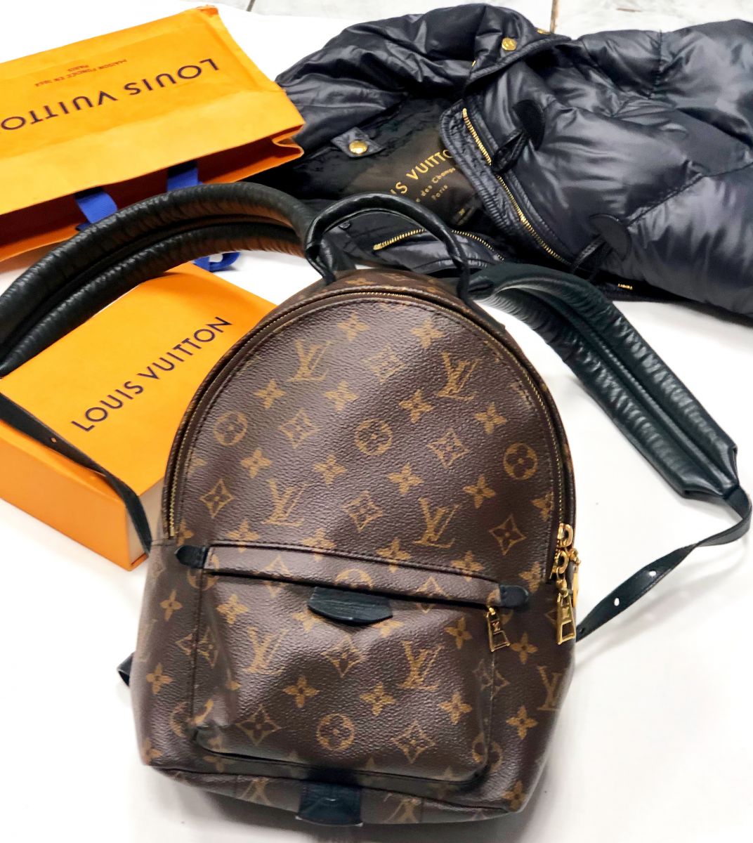 Рюкзак Louis Vuitton Цена 133 068 руб 
