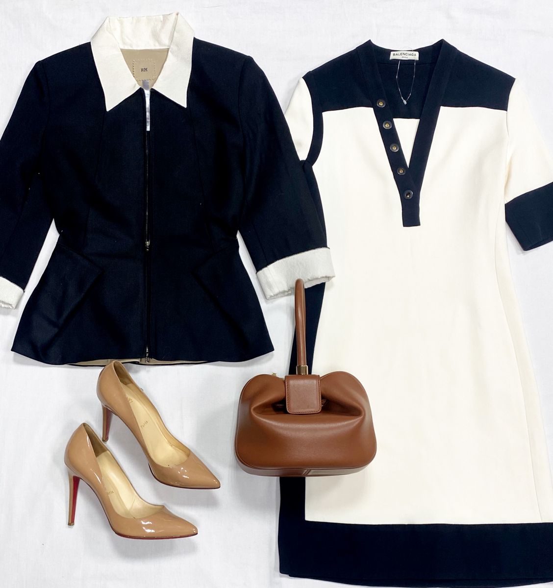 Платье Balenciaga размер 36 цена 15 655 руб
Жакет RM размер 40 цена 10 959  руб
Туфли Louboutin размер 40 цена 23 483 руб
Сумочка Gabriela Hearst