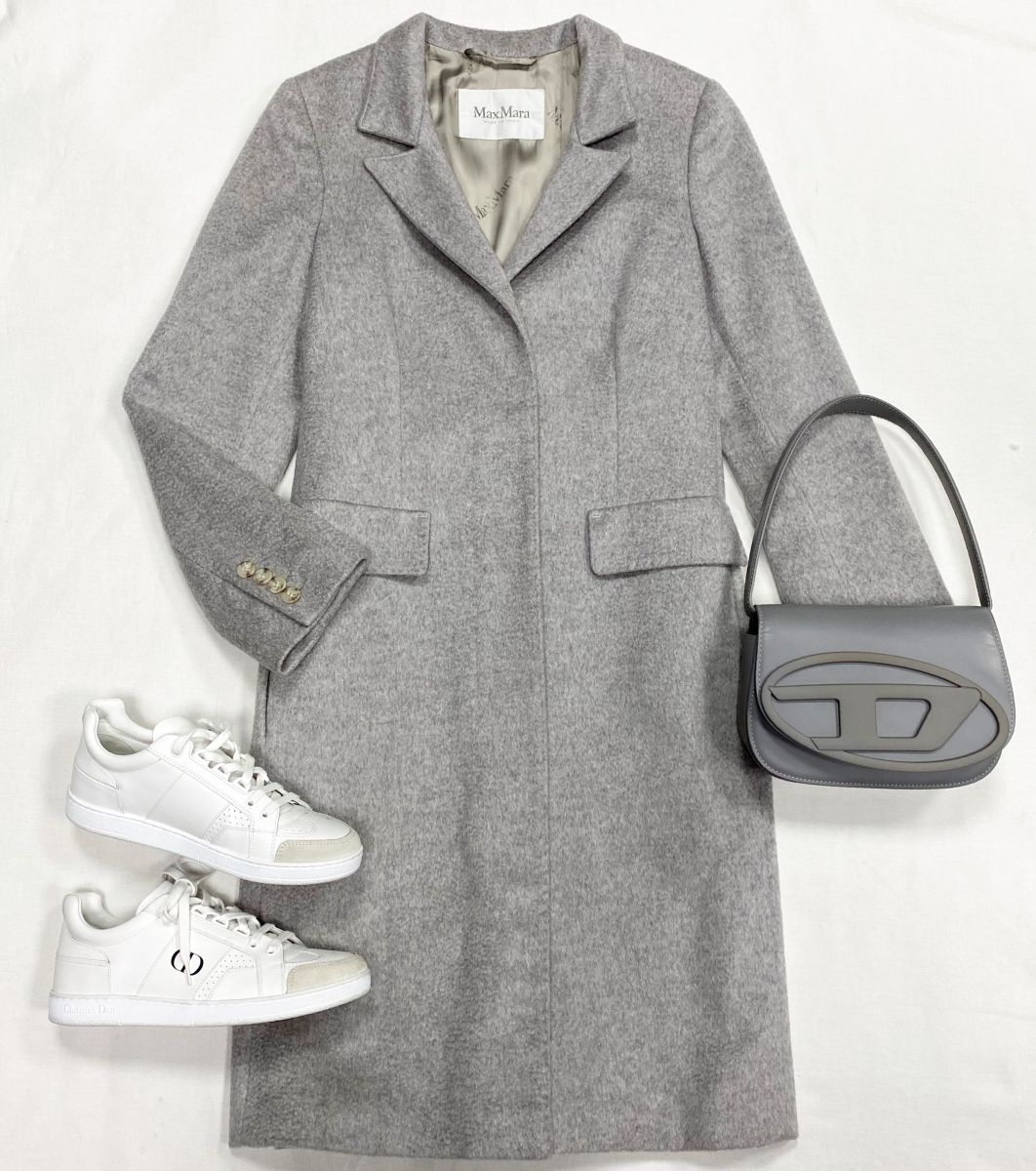 Пальто Max Mara размер 38 цена 23 483 руб 
Кеды Christian Dior размер 36 цена 39 138 руб 
Сумка Diesel