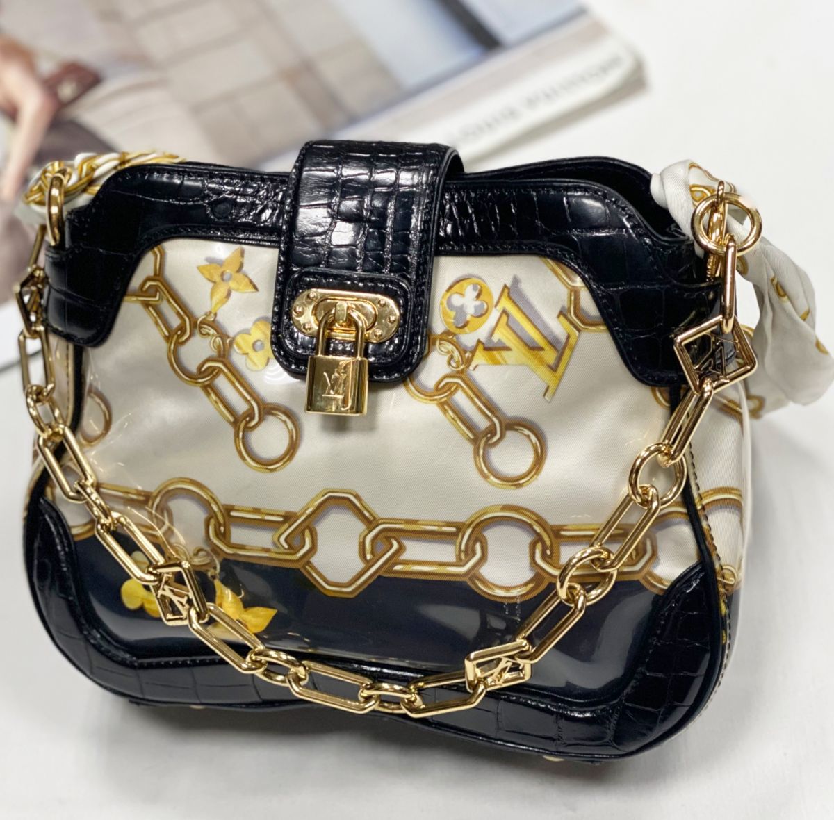 Сумка Louis Vuitton размер 25/20 цена 30 770 руб
