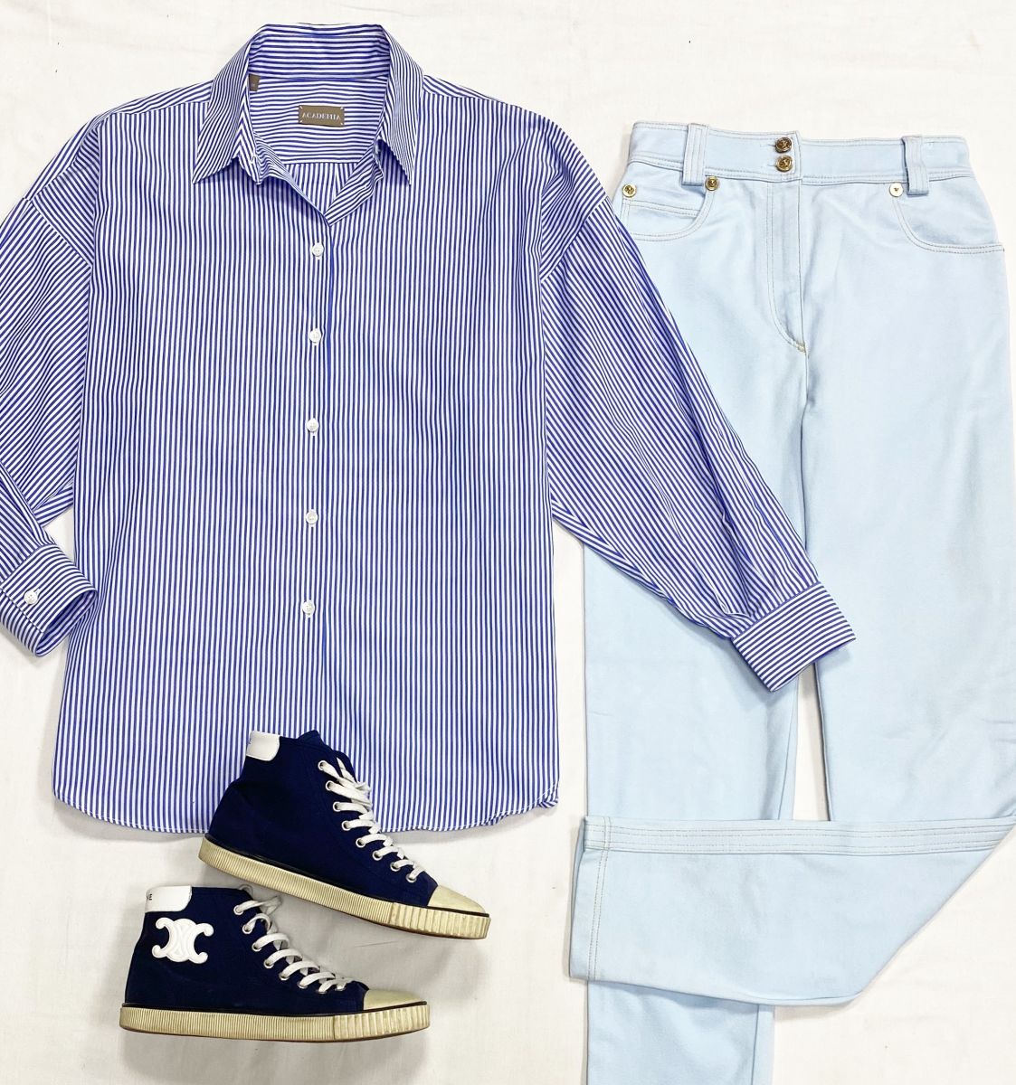 Джинсы Versace размер 26 цена 4 697 руб
Рубашка Academia размер M цена 4 697 руб
Кеды Celine размер 37 цена 31 310 руб