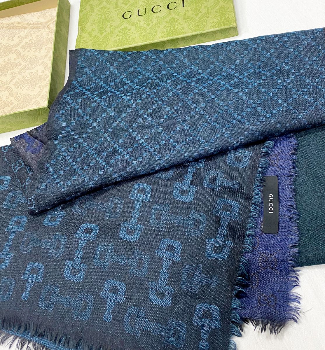 Палантин Gucci цена 15 655 руб