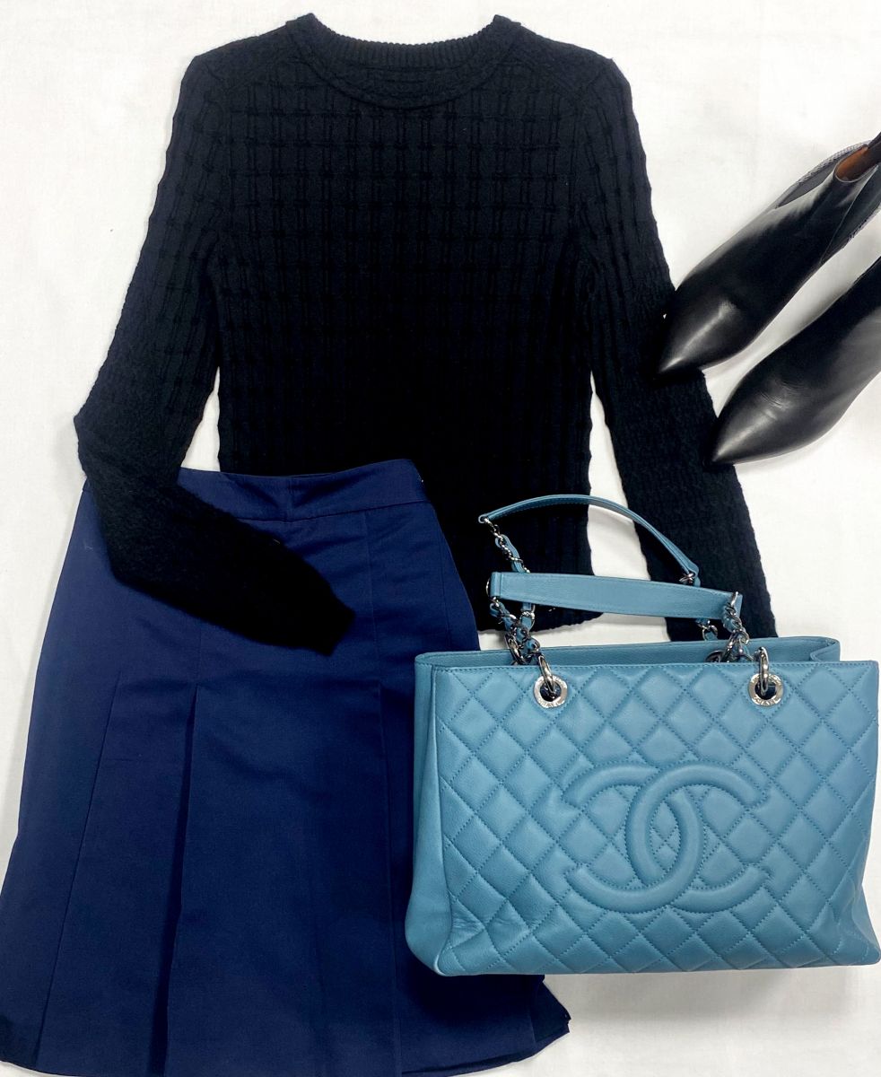 Кофта Chanel размер 38 цена 31 310 руб
Юбка Prada размер 40 цена 15 655 руб
Ботинки Valentino размер 38.5 цена 31 310 руб
Сумка Chanel