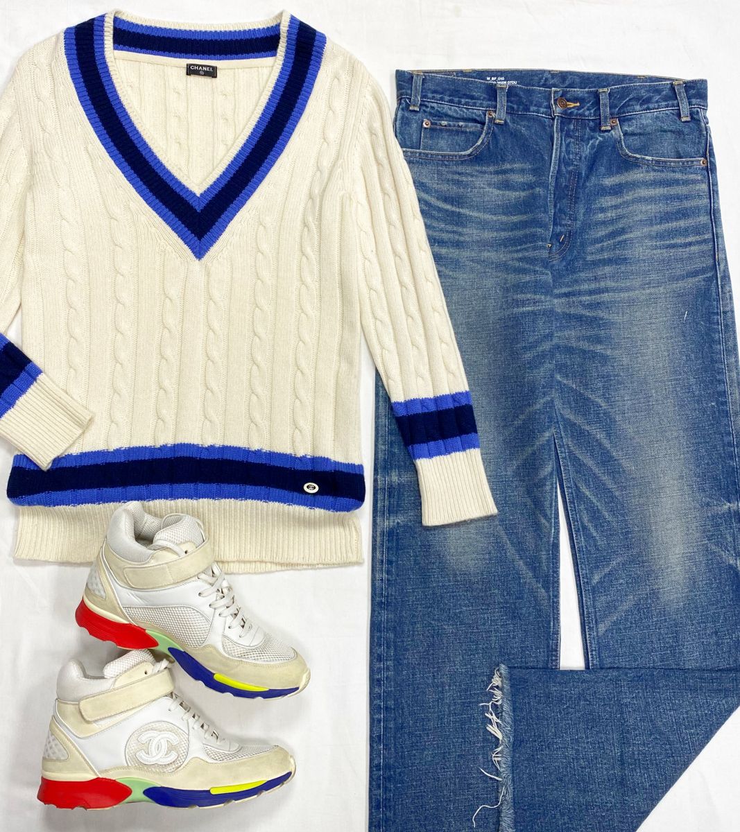 Кофта / кашемир / Chanel размер 40 цена 46 965 руб 
Джинсы Celine размер 28 цена 23 483 руб
Кроссовки Chanel размер 40 цена 23 483 руб