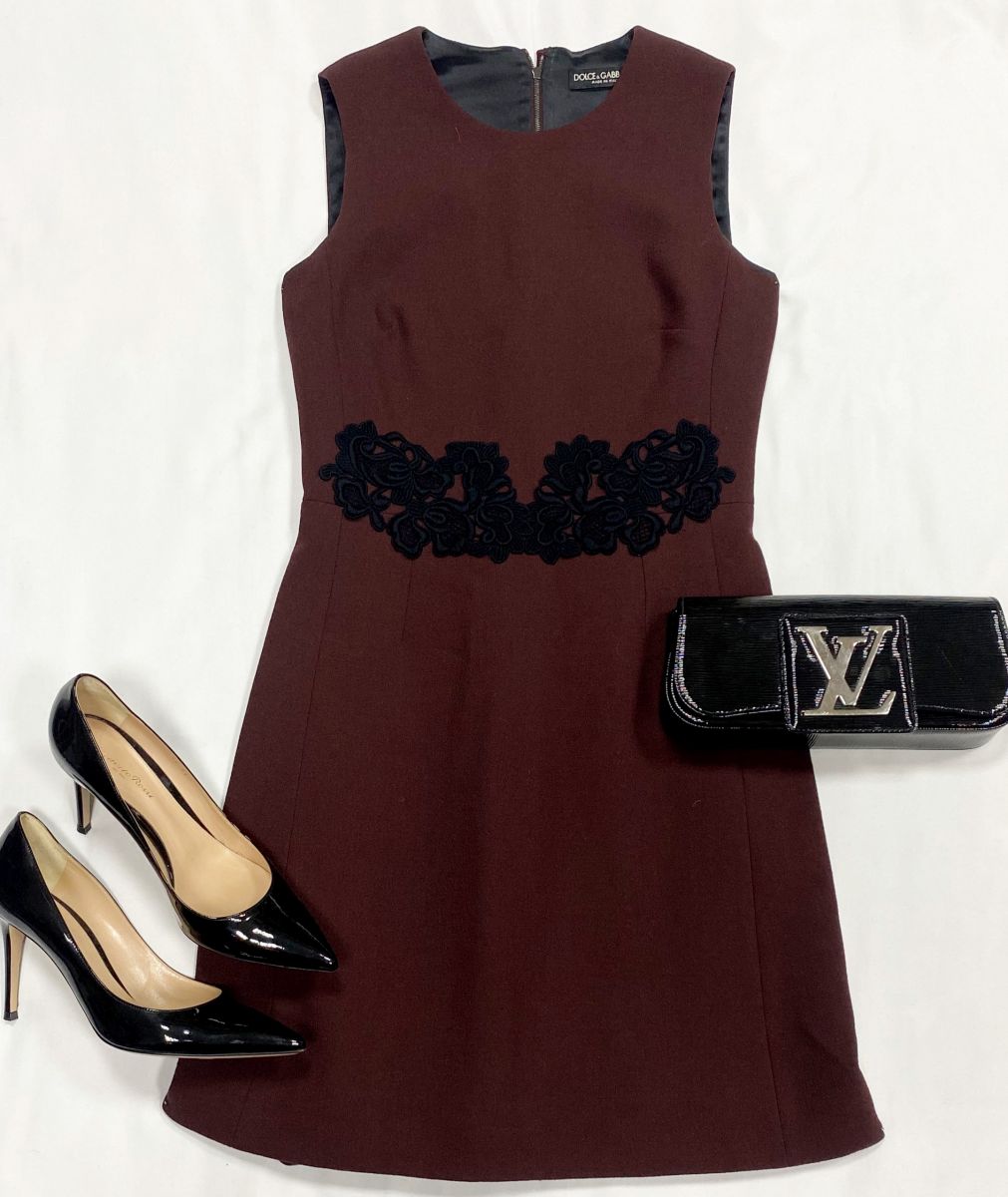 Платье Dolce Gabbana размер 38 цена 23 483 руб
Туфли Gianvito Rossi размер 41 цена 15 655 руб
Клатч Louis Vuitton 