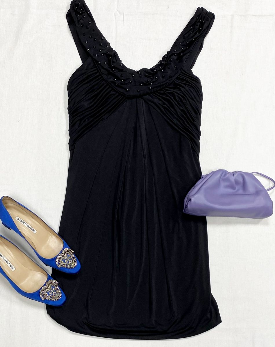 Платье Faith Connexion размер L цена 23 483 руб
Туфли Manolo Blahnik размер 36 цена 31 310 руб
Клатч Bottega Veneta 