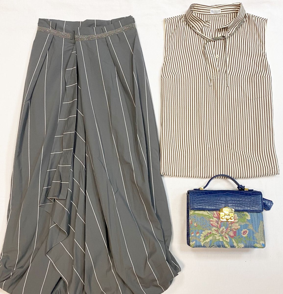 Юбка /манили / Brunello Cucinelli размер 44 цена 30 770 руб
Топ /манили / Brunello Cucinelli размер L цена 15 385 руб
Сумка Rubeus 