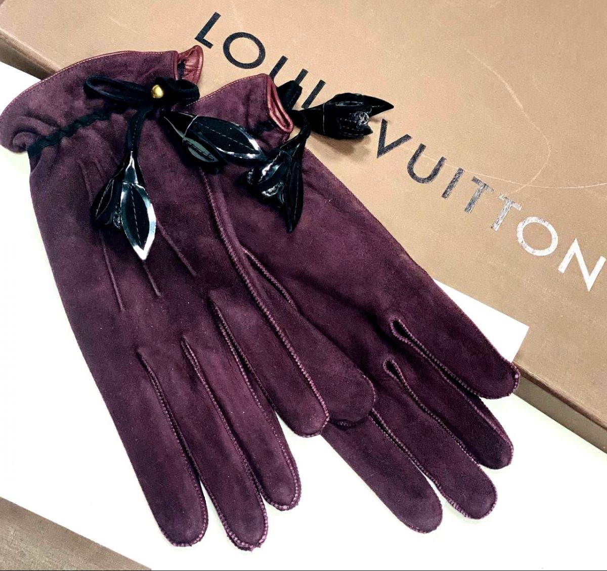 Перчатки / замша/ Louis Vuitton размер S цена 17 221 руб