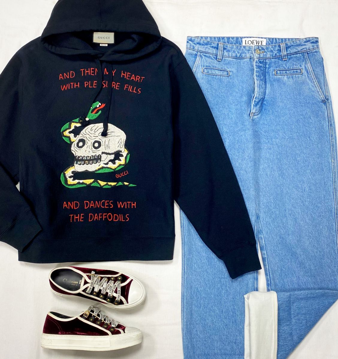 Толстовка Gucci размер L цена 23 483 руб Джинсы Loewe размер 38 цена 39 138 рубКеды Christian Dior размер 37.5 цена 31 310 руб