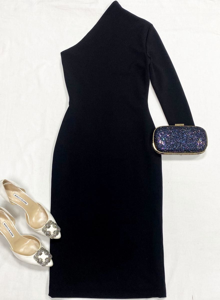 Платье Solace London размер 34 цена 23 483 руб
Туфли Manolo Blahnik размер 39.5 цена 39 138 руб
Клатч Anya Hindmarch 