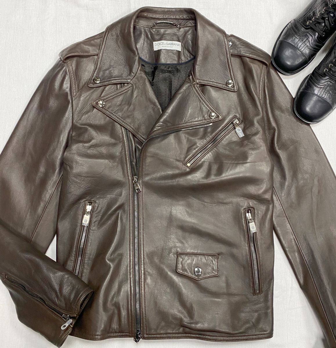 Косуха / кожа / Dolce Gabbana размер 48 цена 78 275 руб / новая с ценником /