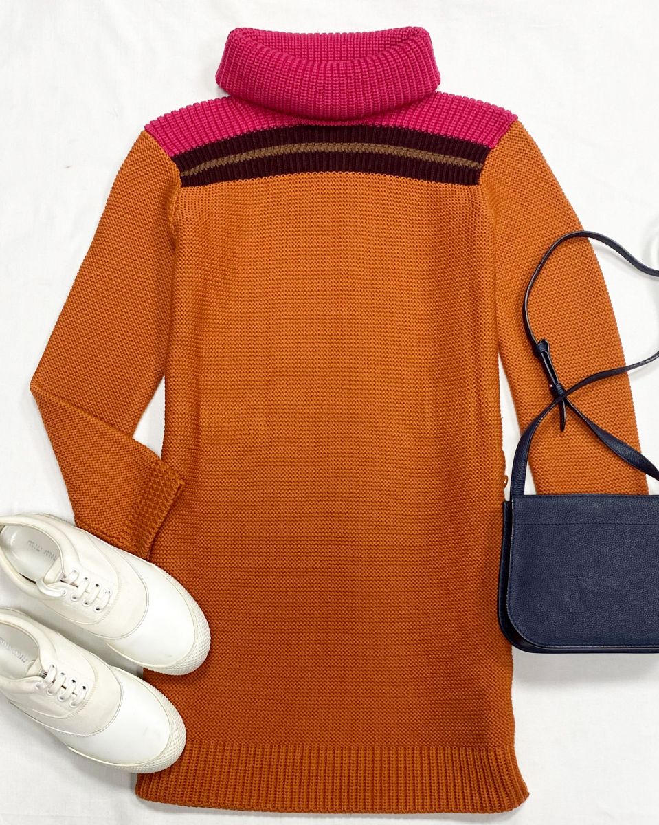 Платье Louis Vuitton размер S цена 31 310 руб
Кеды Miu Miu размер 38 цена 23 483 руб
Сумка 