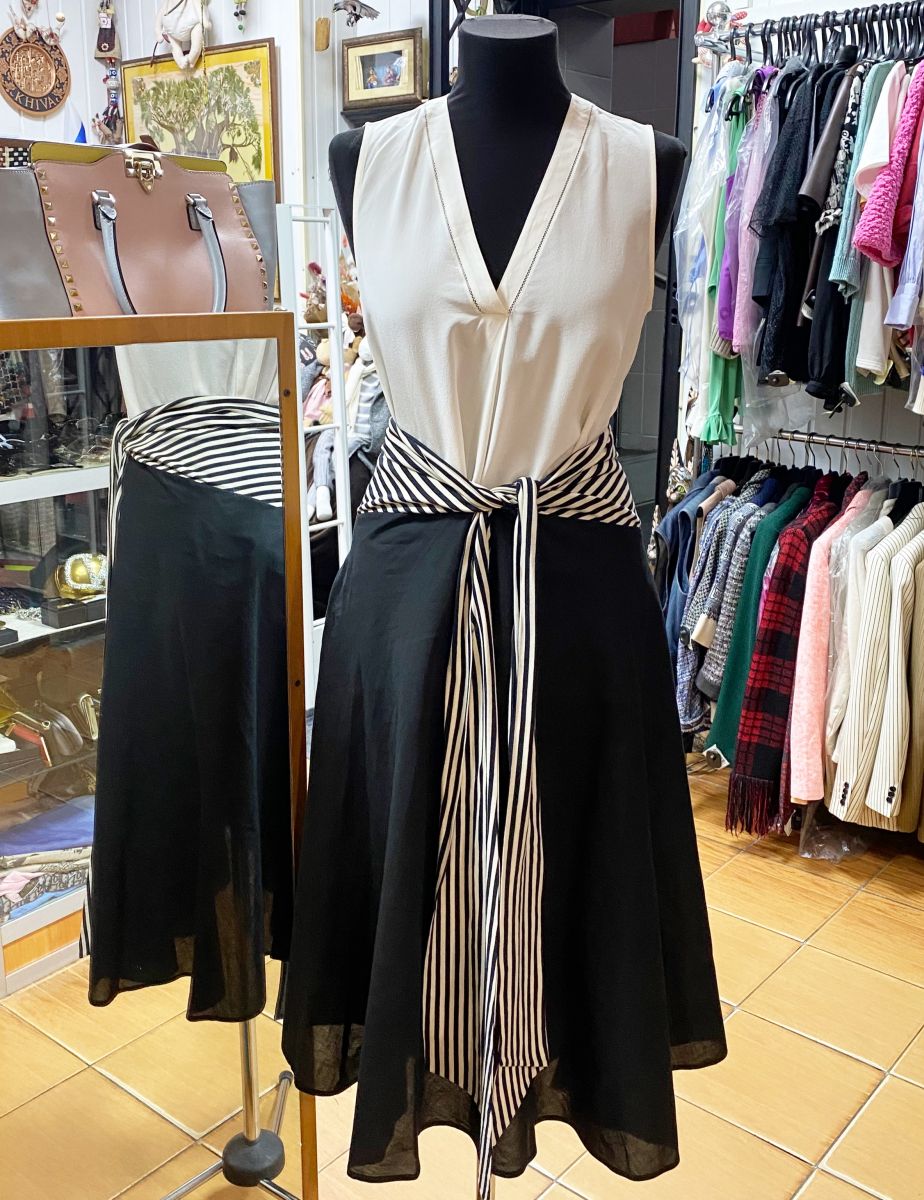 Юбка Antonio Marras размер 42 цена 7 828 руб
Топ Vince размер M цена 3 131 руб