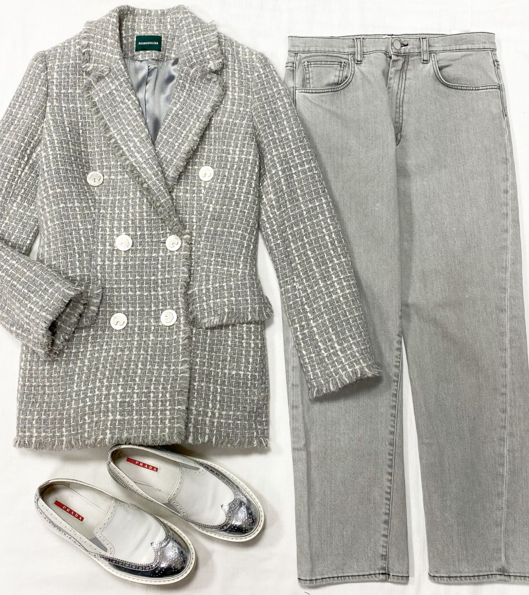 Жакет / твид / Akhmadullina размер 40 цена 15 655 руб 
Джинсы Totem размер 30 цена 7 828 руб 
Лоферы Prada размер 38.5 цена 15 655 руб