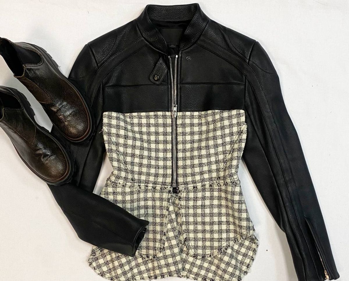 Куртка/кожа/ твид/ Alexander Wang размер 6 цена 30 770 руб
Ботинки Miu Miu размер 38 цена 30 770 руб