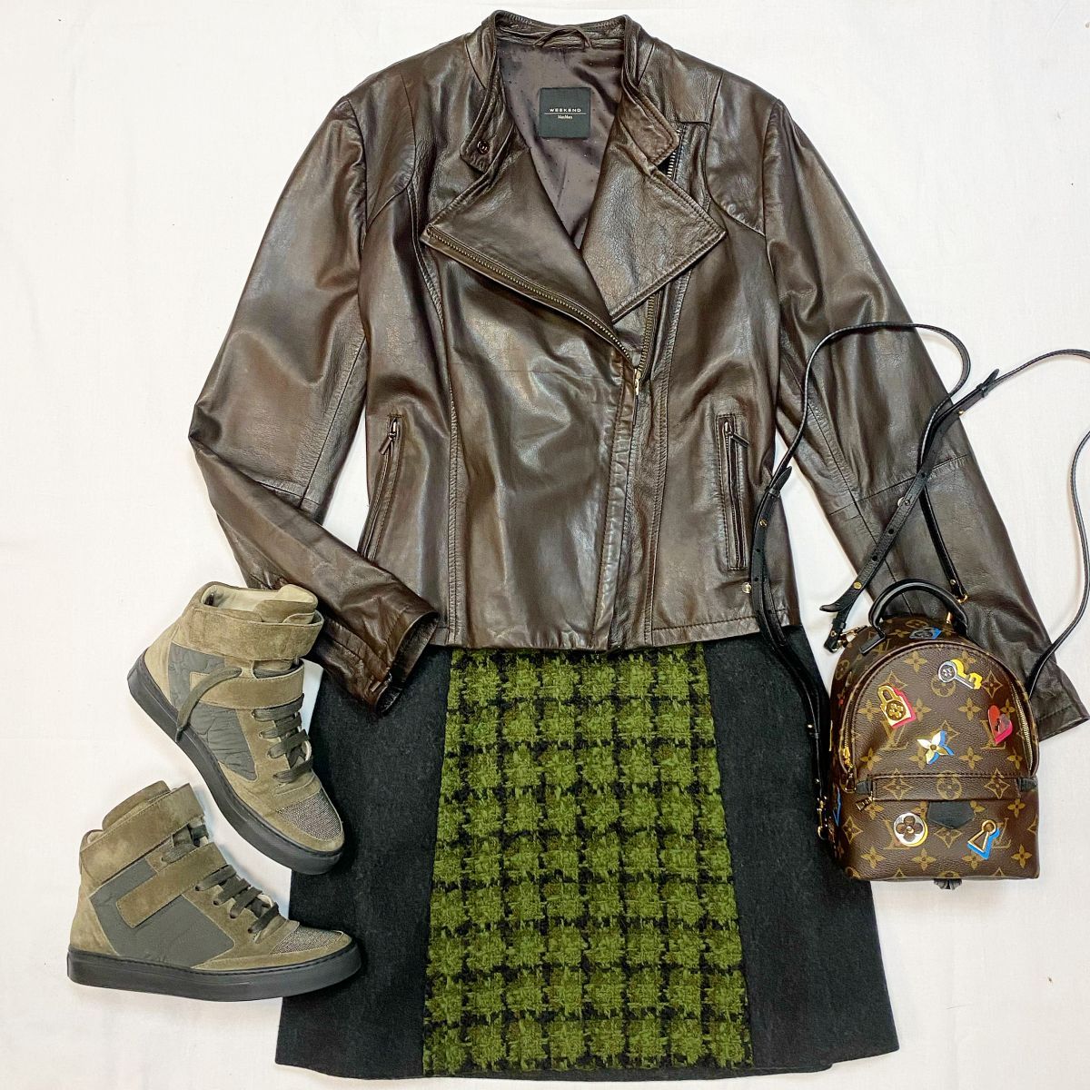 Куртка / кожа / Weekend Max Mara размер 44 цена 15 385 руб Юбка Louis Vuitton размер 40 цена 10 770 руб Кеды Brunello Cucinelli размер 36 цена 15 385 руб Рюкзак Louis Vuitton