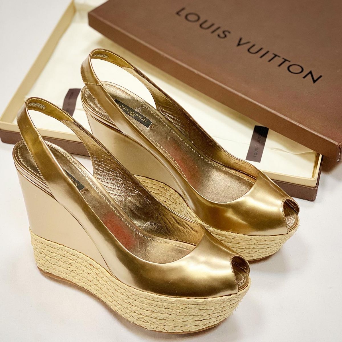 Босоножки Louis Vuitton размер 40 цена 12 308 руб 