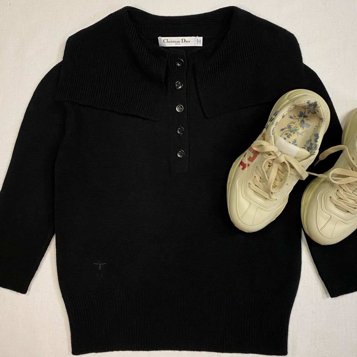 Кофта/кашемир/ DIOR  размер 42 цена 23 078 рубКроссовки GUCCI  размер 34 цена 15 385 руб