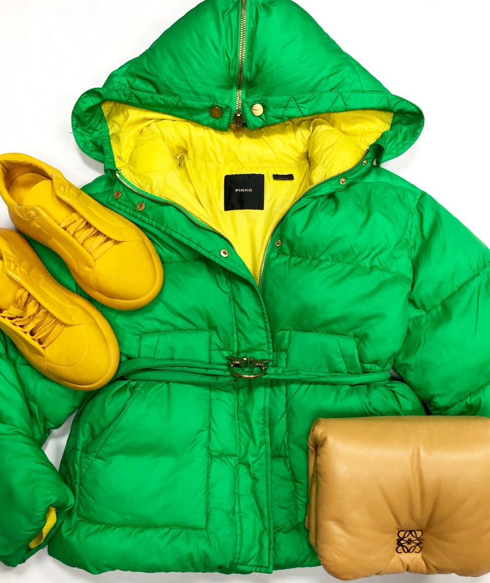 Пуховик Pinko размер 42 цена 15 655 руб
Кроссовки Hermes размер 40 цена 46 965 руб
Сумка Loewe