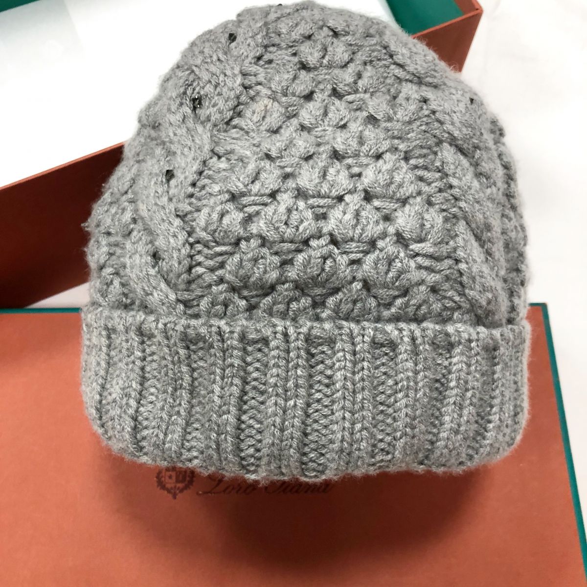 Шапка LORO PIANA цена 15 655 руб