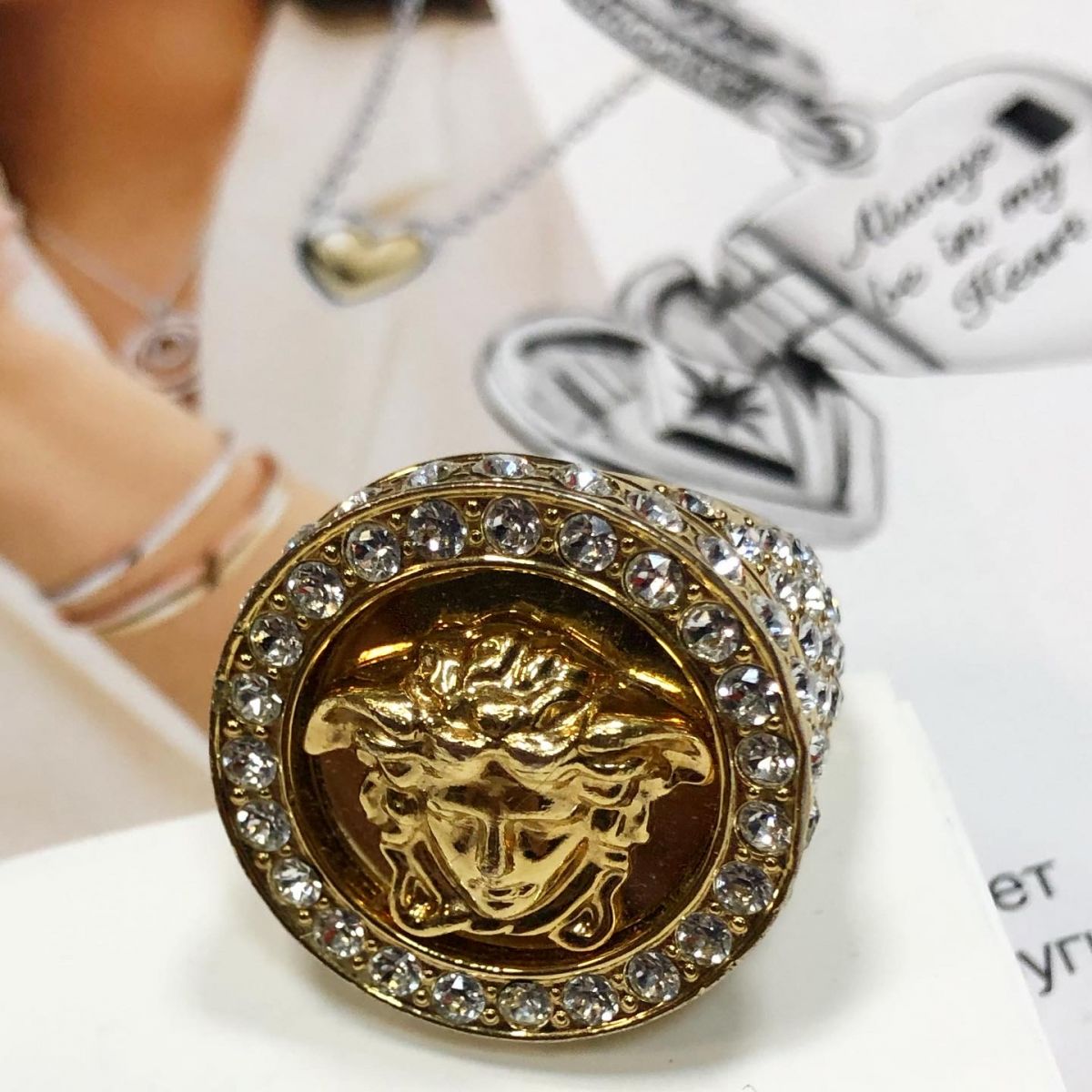 Кольцо Versace цена 7 693 руб 