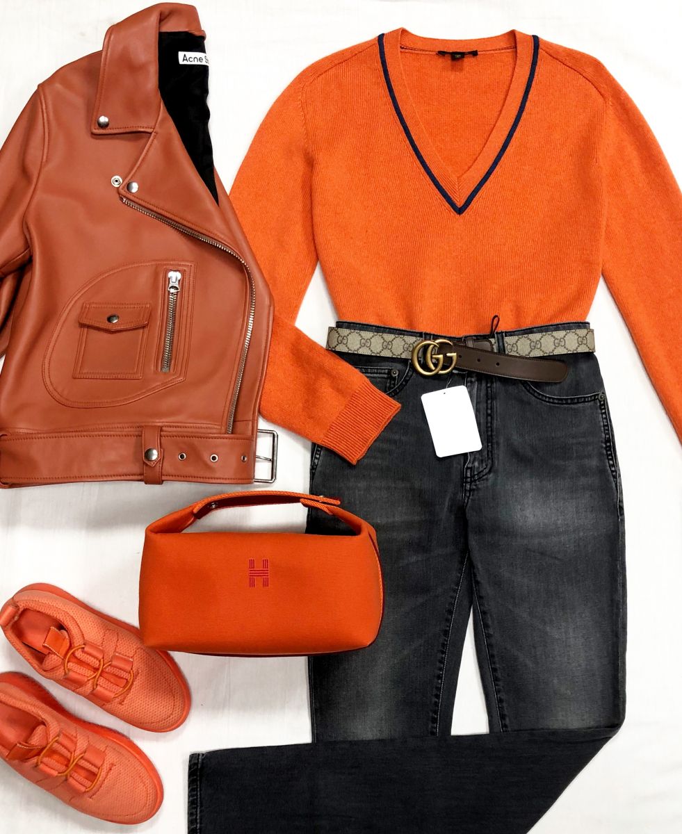 Кофта Louis Vuitton размер M цена 18 786 руб
Джинсы Saint Laurent размер 25 цена 15 655 руб
Кроссовки Hermes размер 36.5 цена 31 310 руб
Сумка Hermes