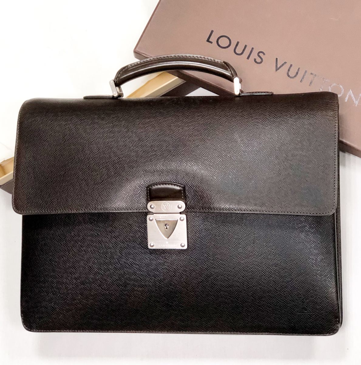 #mechtamen Портфель Louis Vuitton размер 40/28 цена 46 965 руб