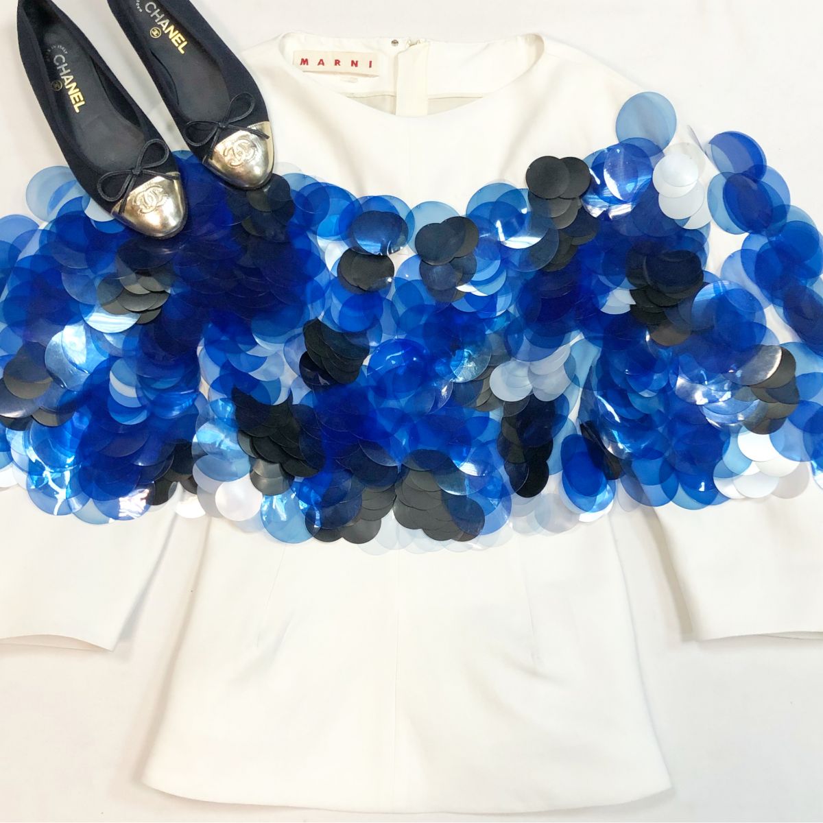 Кофта /пайетки/ Marni размер 40 цена 15 385 рубБалетки Chanel размер 35 цена 15 385 руб