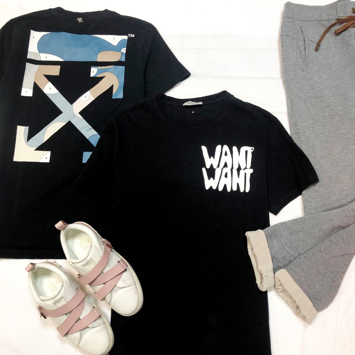 Футболки Off white / Valentino размер S цена по 4 616 руб 
Брюки BRUNELLO CUCCINELLI размер S цена 10 770 руб
