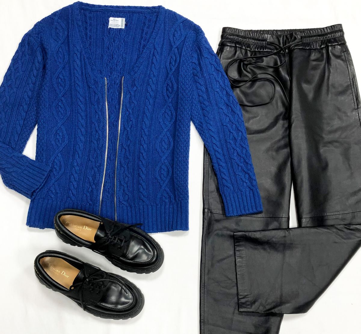 Брюки /кожа/ Weekend/ Max Mara размер 32 цена 23 078 рубКардиган Escales размер S цена 9 231 рубБотинки Christian Dior размер 39 цена 46 155 руб