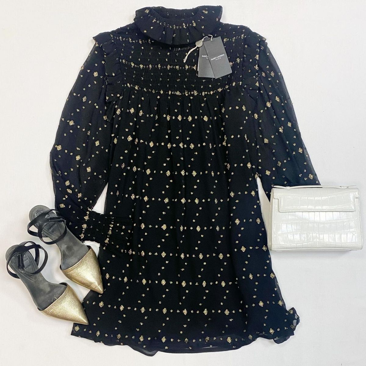 Платье/люрекс/ Saint Laurent размер 36 цена 30 770 рубБосоножки Brunello Cucinelli размер 38 цена 30 770 рубСумка Giosa