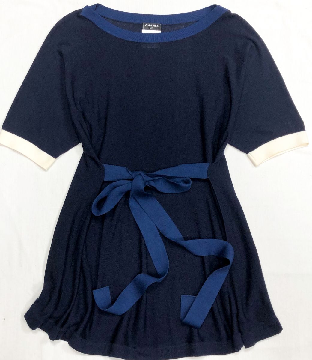 Кофта Chanel размер 38 цена 23 483 руб
Туфли Valentino размер 39.5 цена 23 483 руб